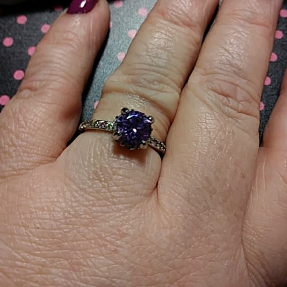 Aurora's engagement ring.  Sz 6 - Picture 2 of 5